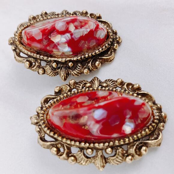 1960s Confetti Lucite Clip Earrings Red White Gold Tone Mid Century Jewelry - Picture 5 of 8